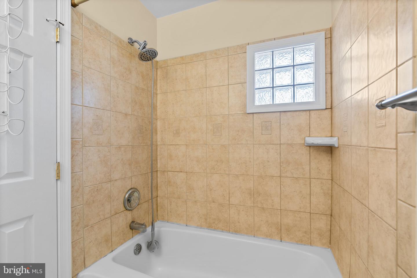 1110 W Cross St Property Photo 22