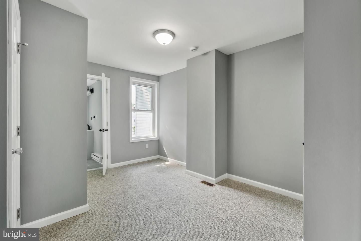 426 S Smallwood St Property Photo 23