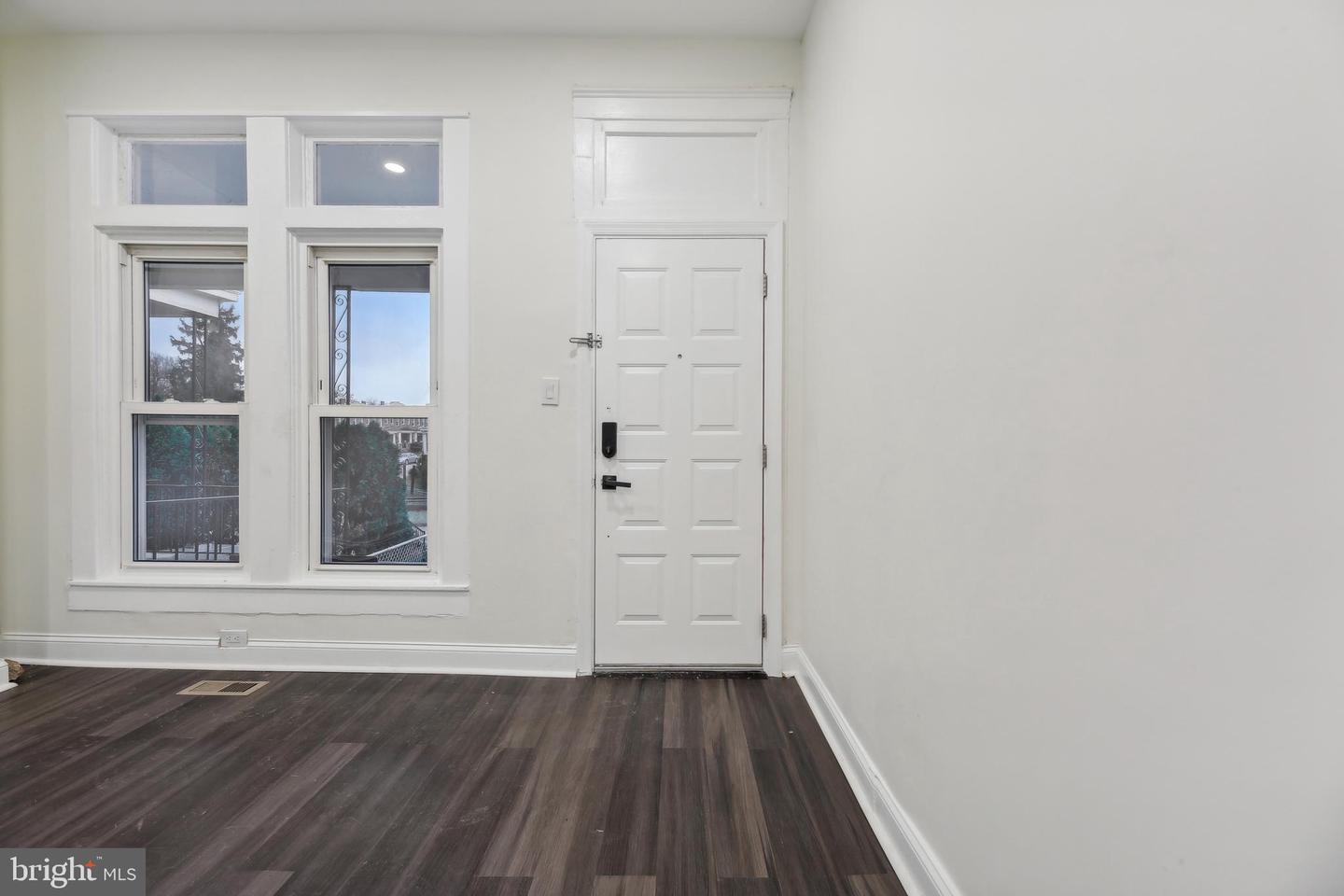 3041 Belmont Ave Property Photo 5