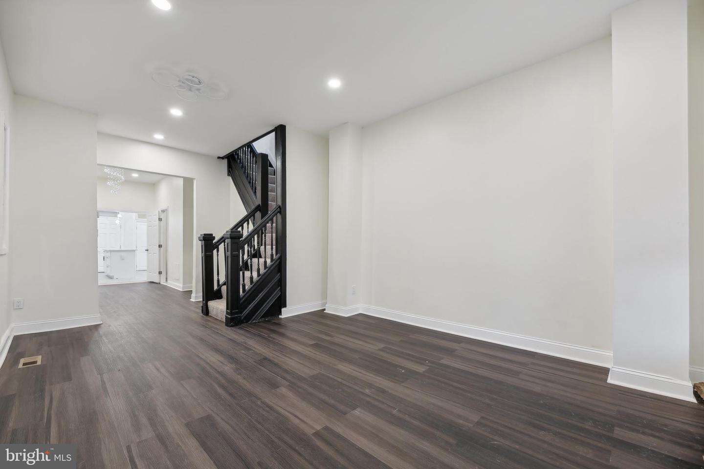 3041 Belmont Ave Property Photo 6