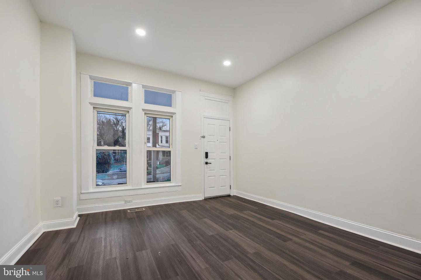 3041 Belmont Ave Property Photo 8