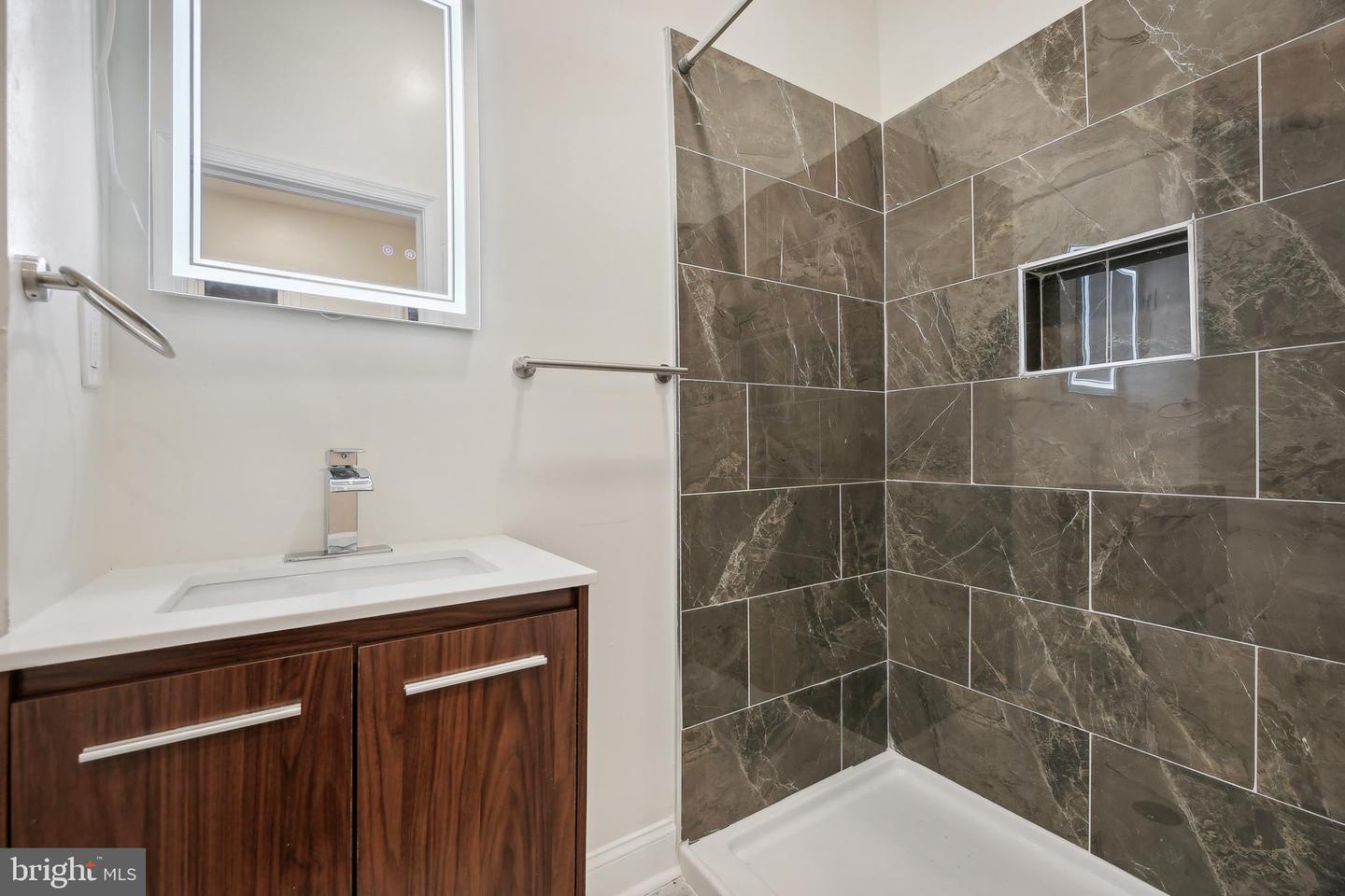 3041 Belmont Ave Property Photo 17