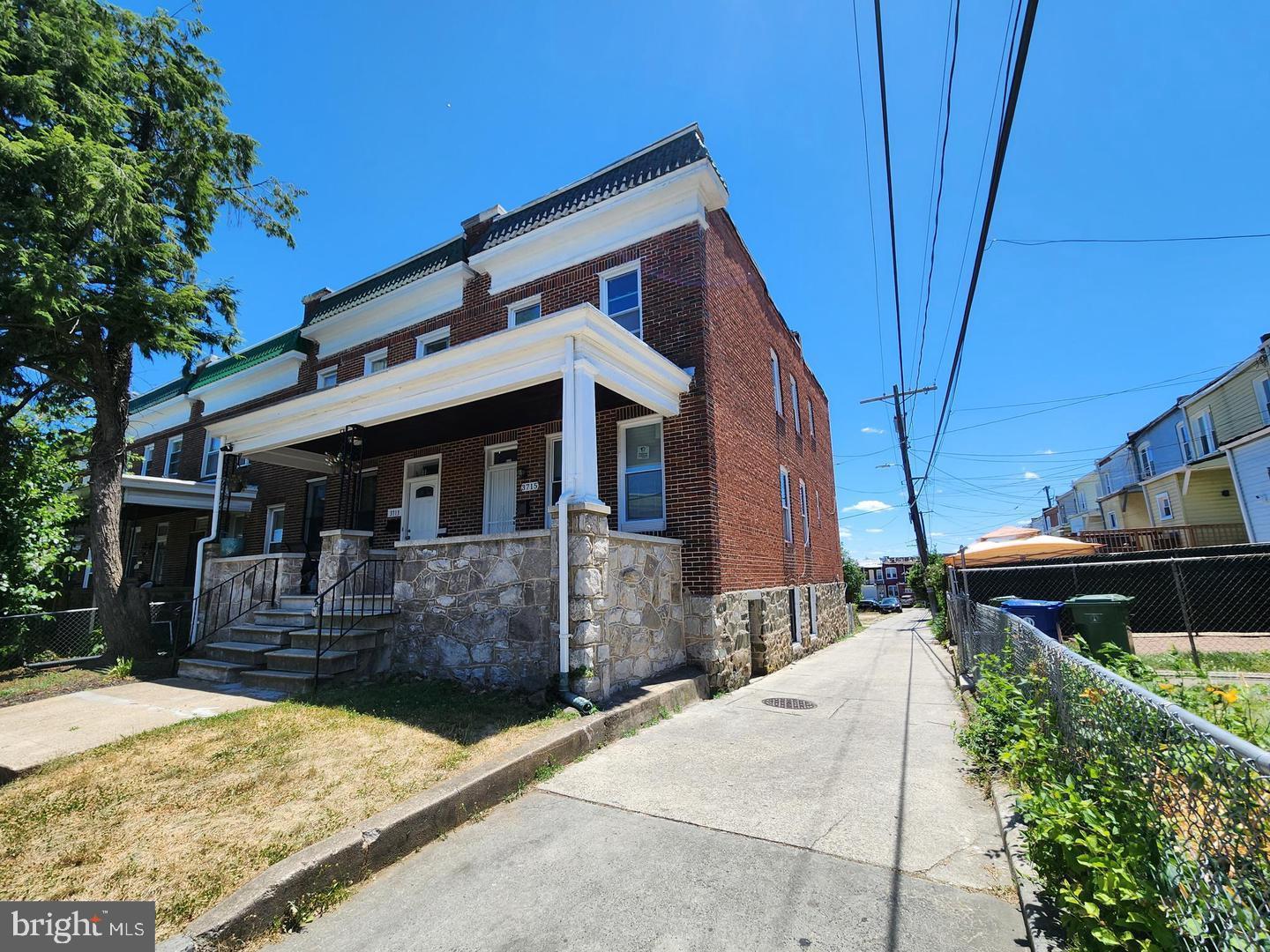3715 Harlem Ave Property Photo 3