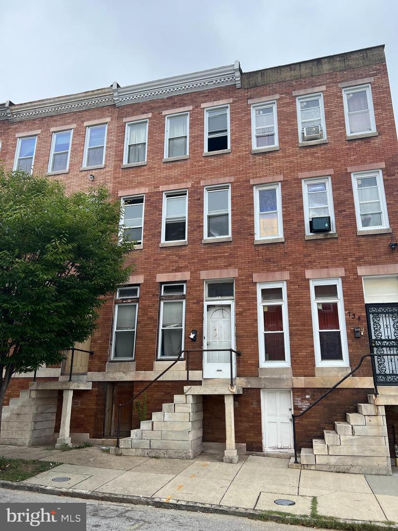 732 E 21st St Property Photo