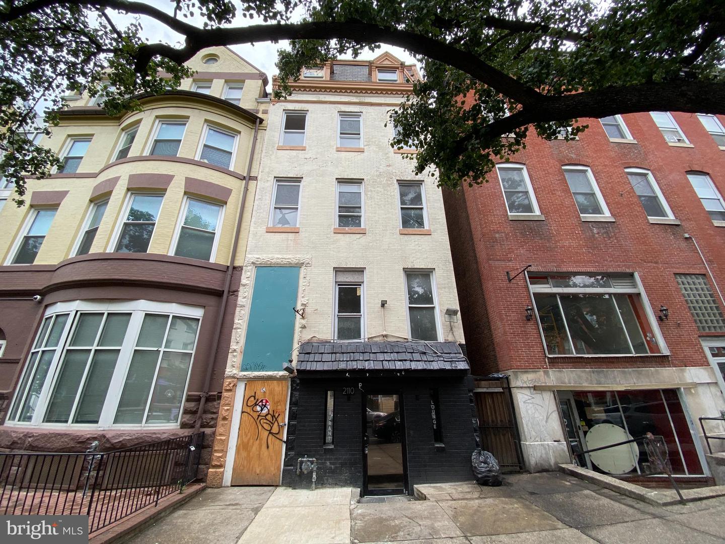 2110 N Charles St N Property Photo 1