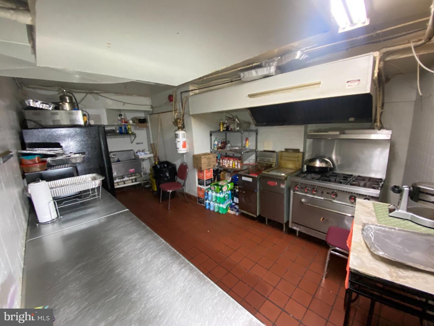 2110 N Charles St N Property Photo 2