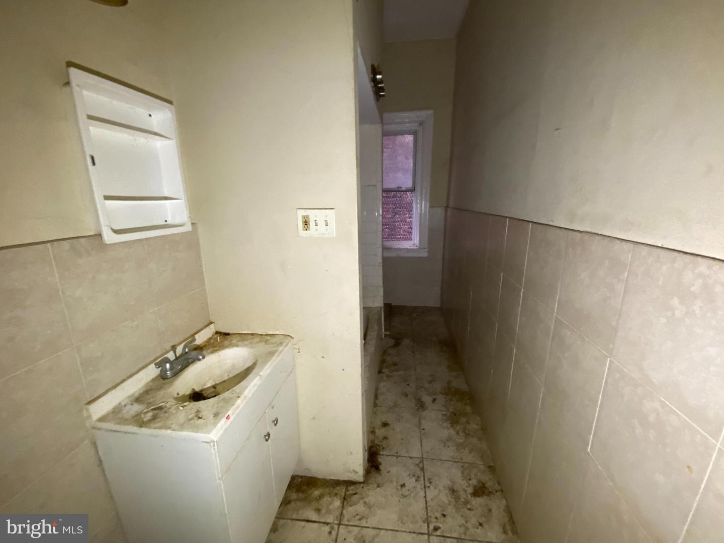 2110 N Charles St N Property Photo 12
