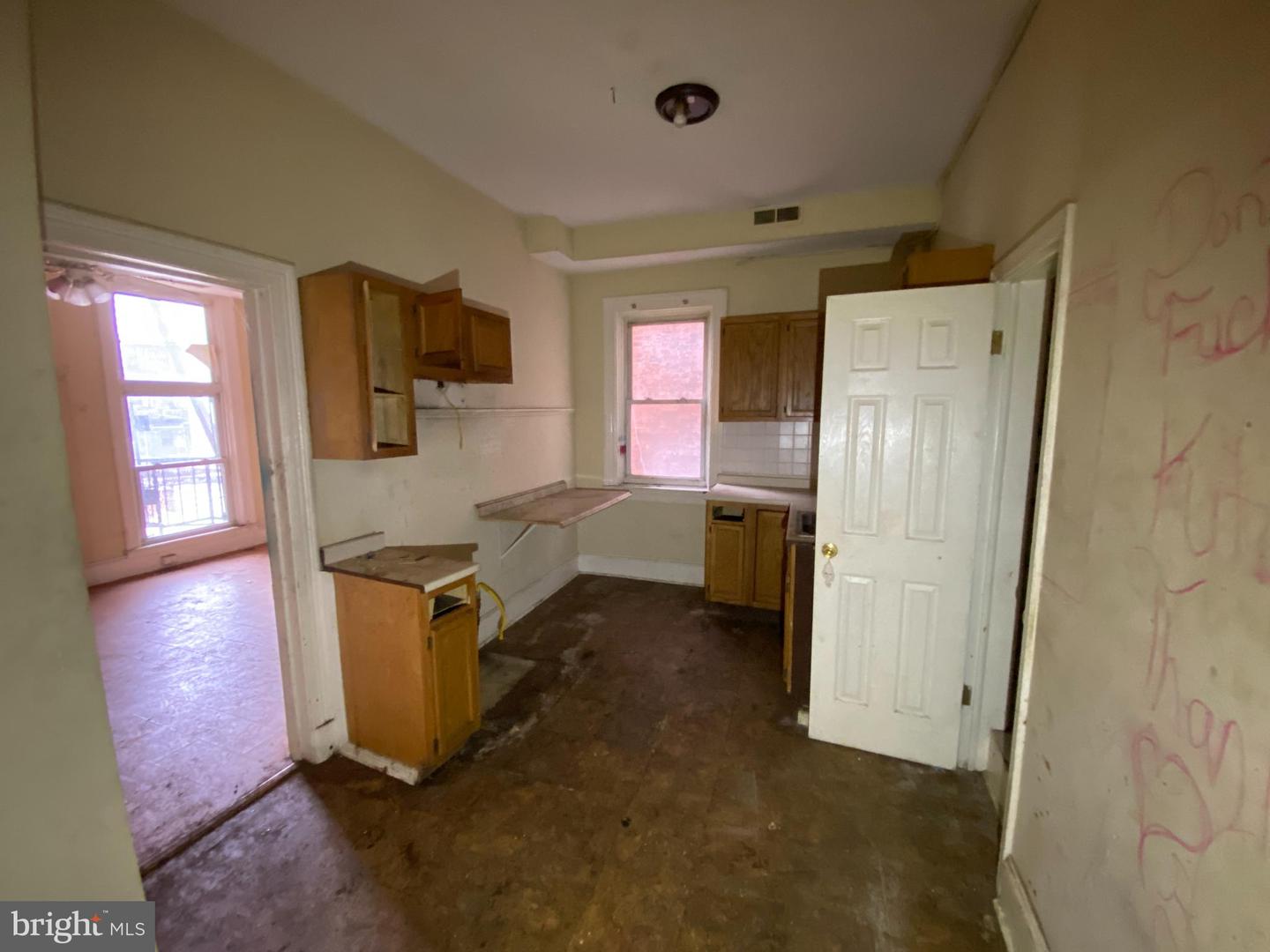 2110 N Charles St N Property Photo 23