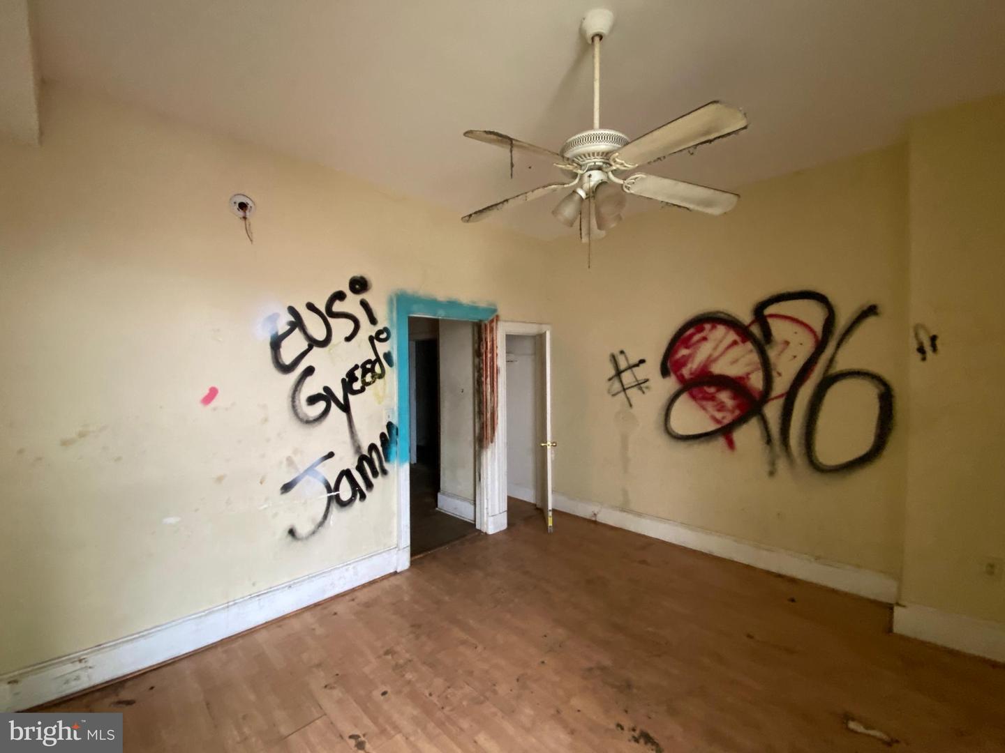 2110 N Charles St N Property Photo 26