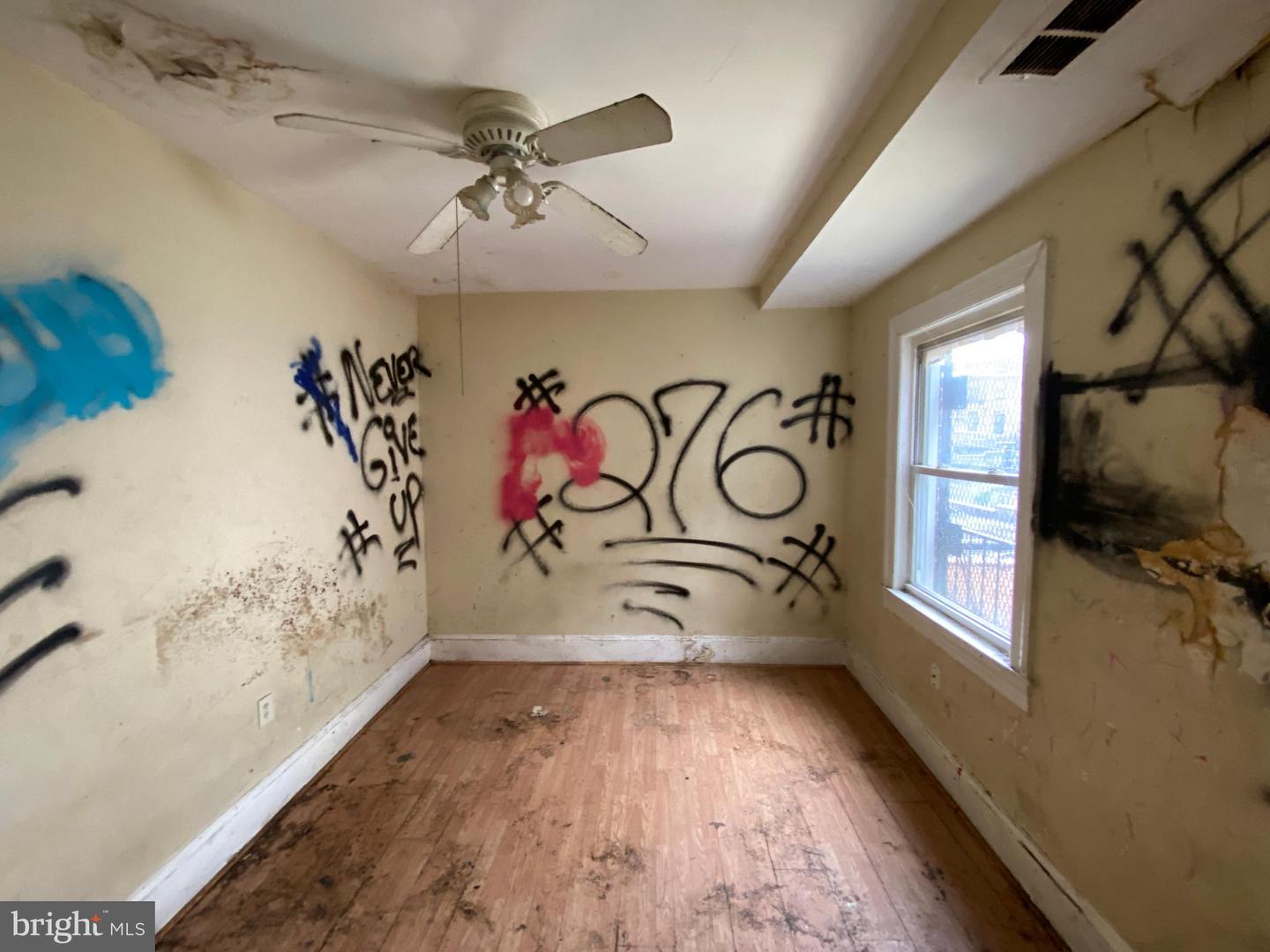 2110 N Charles St N Property Photo 27