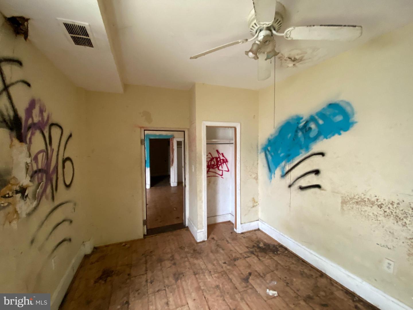 2110 N Charles St N Property Photo 28