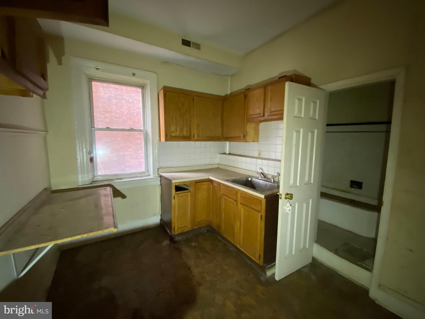 2110 N Charles St N Property Photo 30