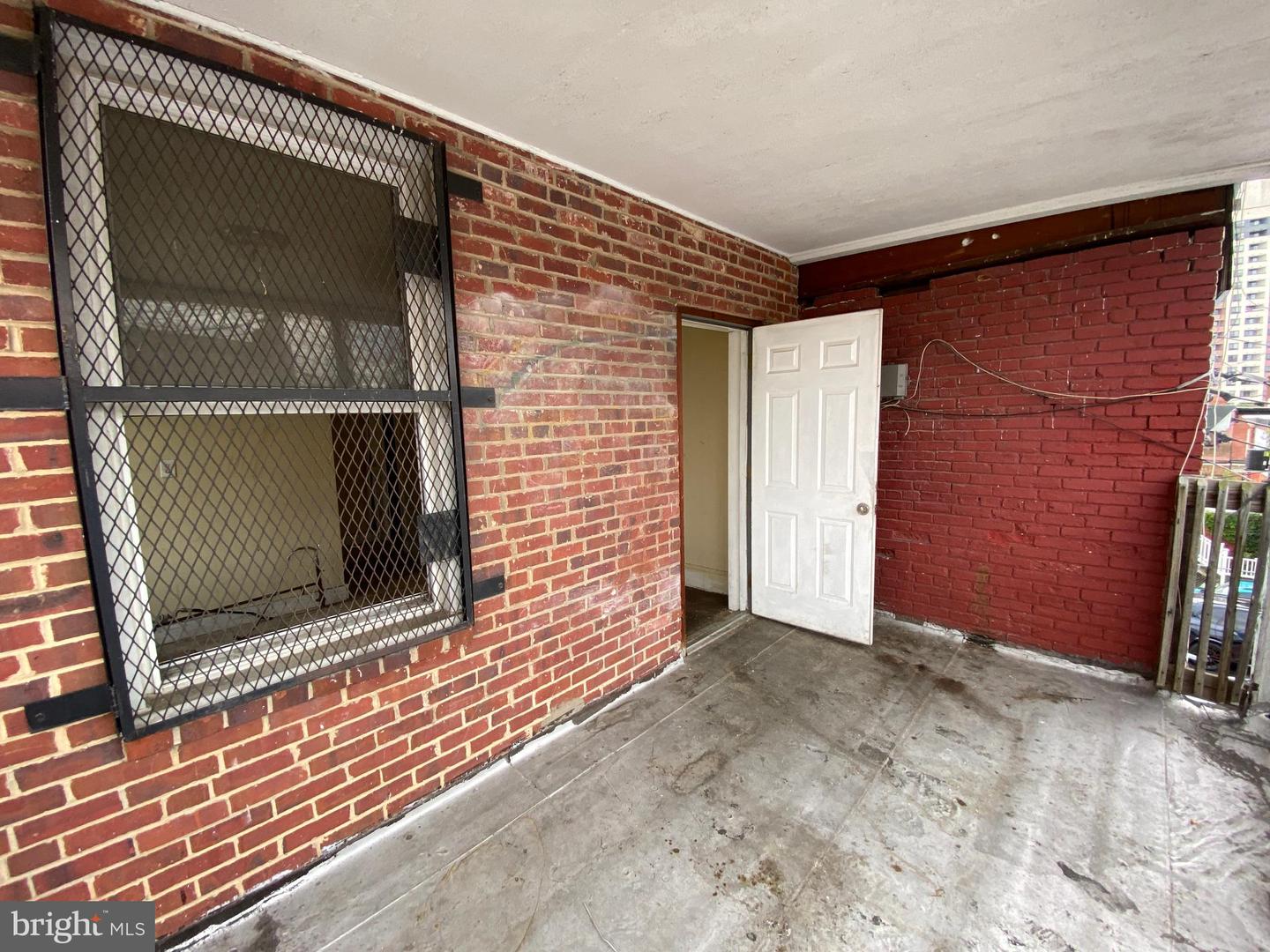 2110 N Charles St N Property Photo 40