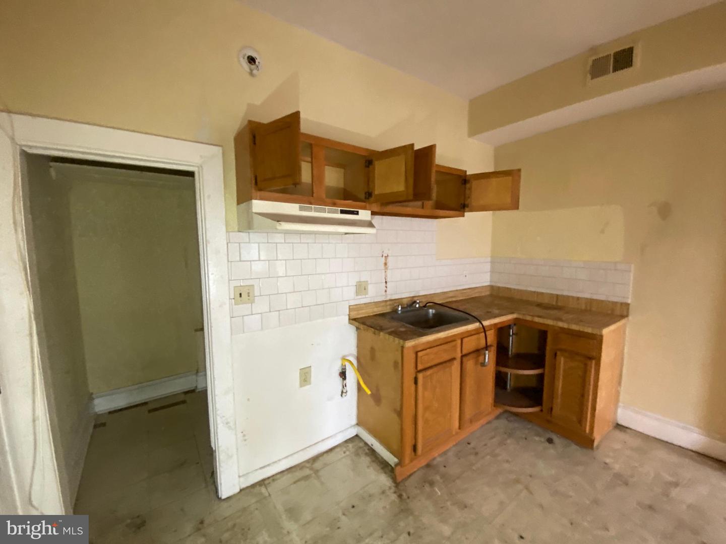 2110 N Charles St N Property Photo 45