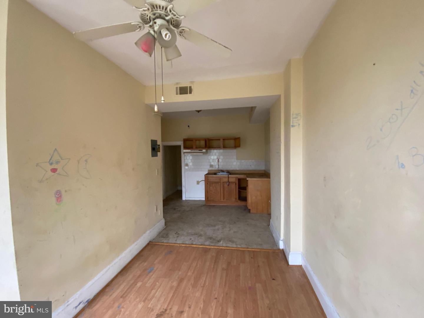 2110 N Charles St N Property Photo 47
