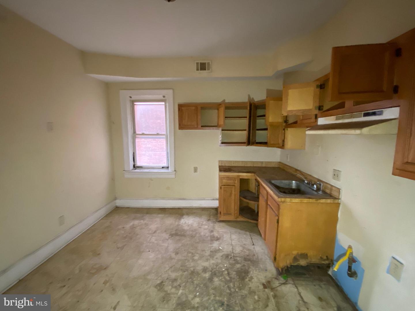 2110 N Charles St N Property Photo 51
