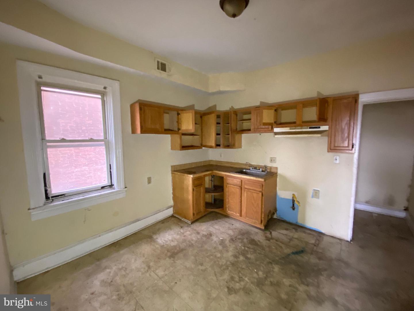 2110 N Charles St N Property Photo 56