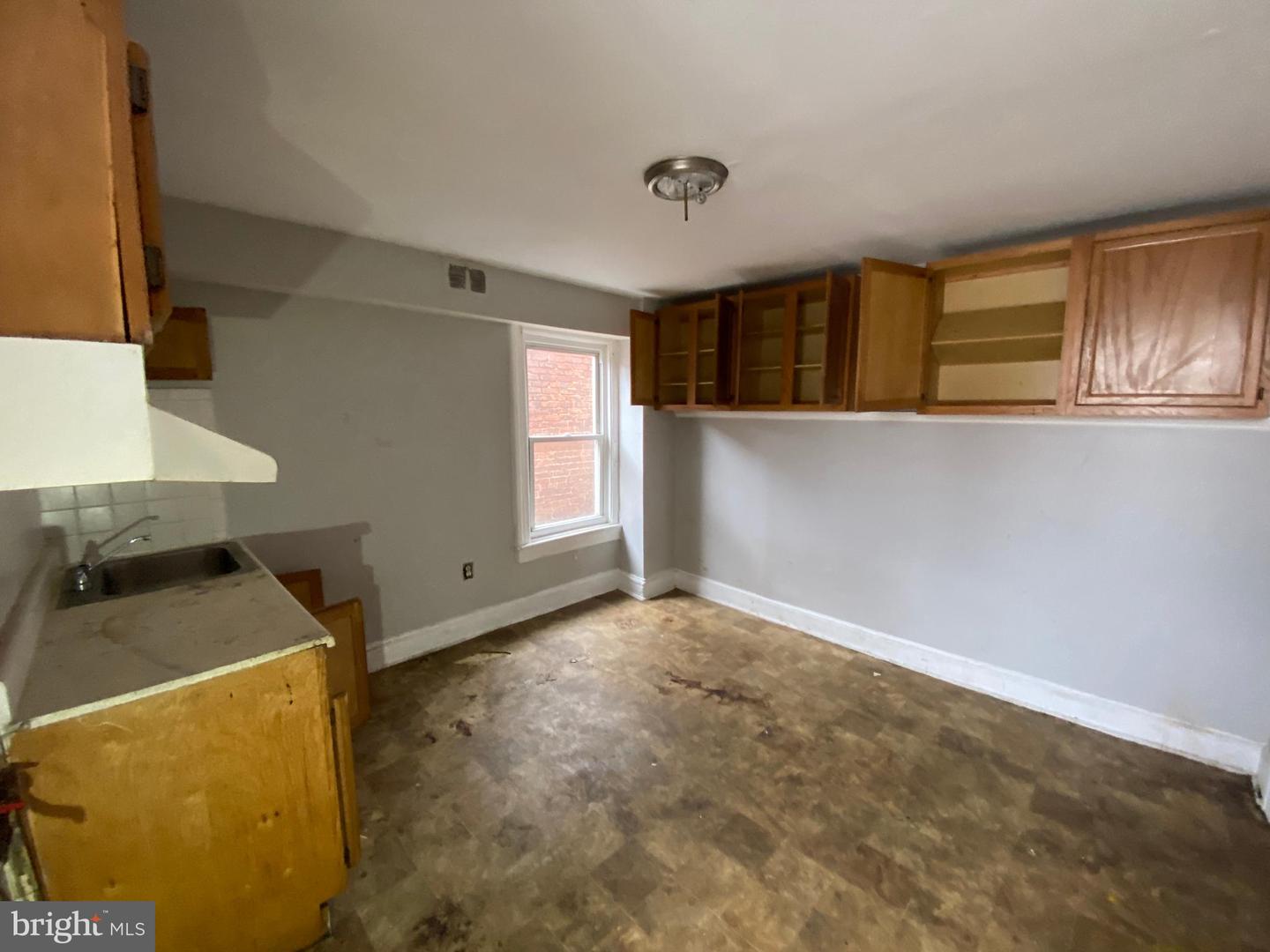 2110 N Charles St N Property Photo 65