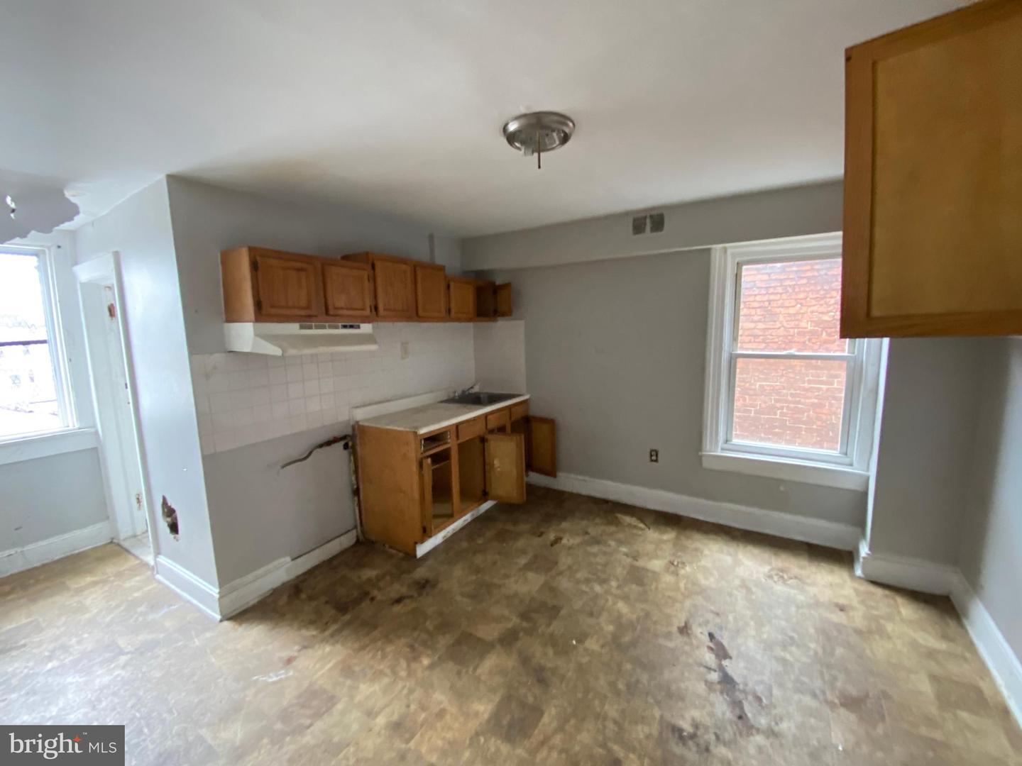 2110 N Charles St N Property Photo 66