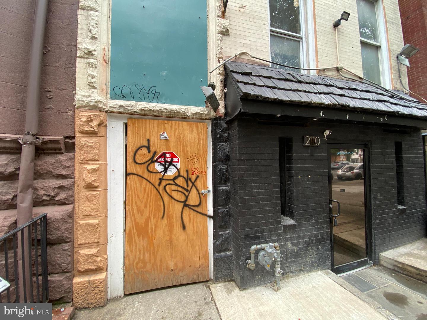 2110 N Charles St N Property Photo 77
