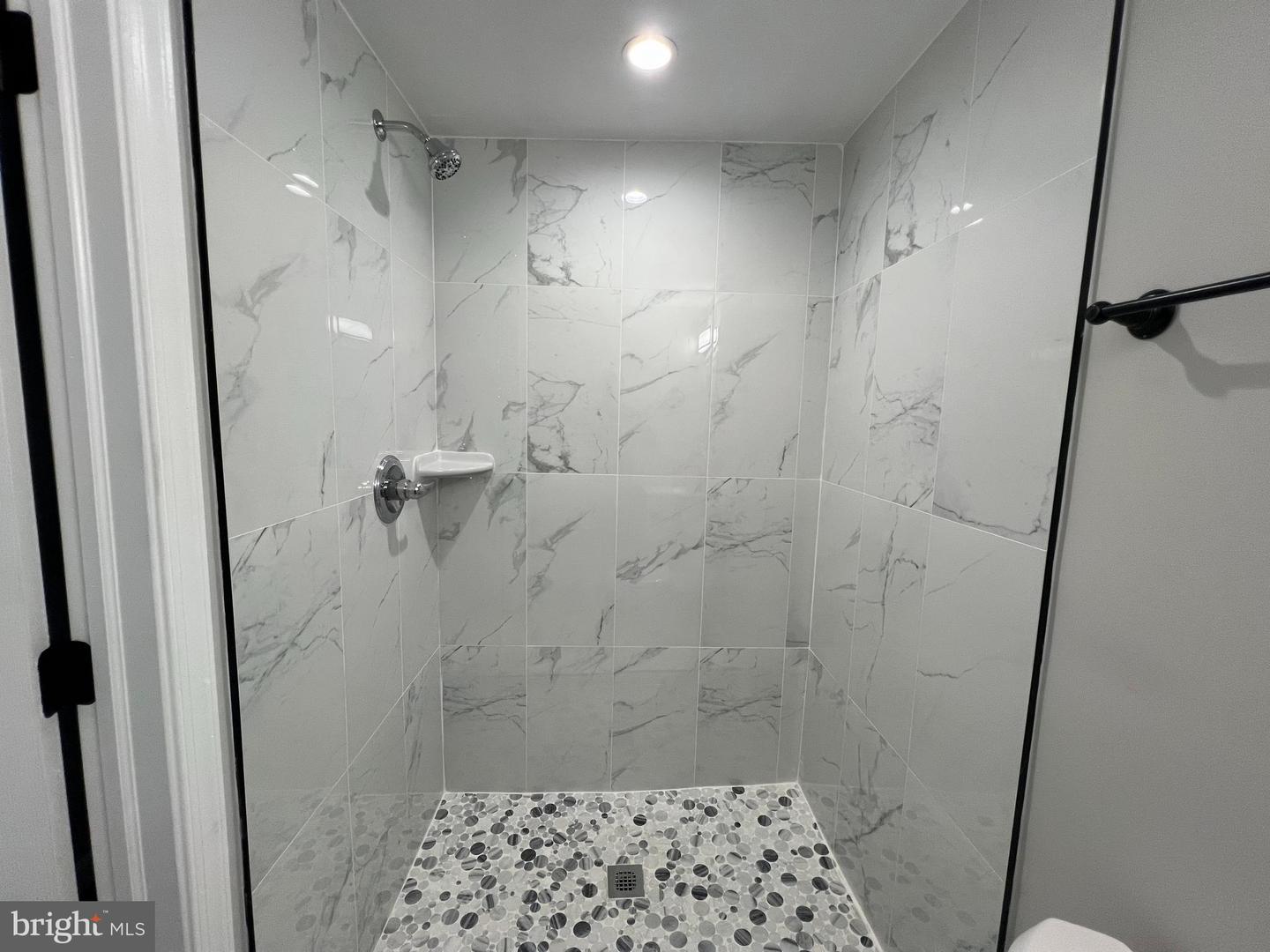 220 Montford Ave N Property Photo 8