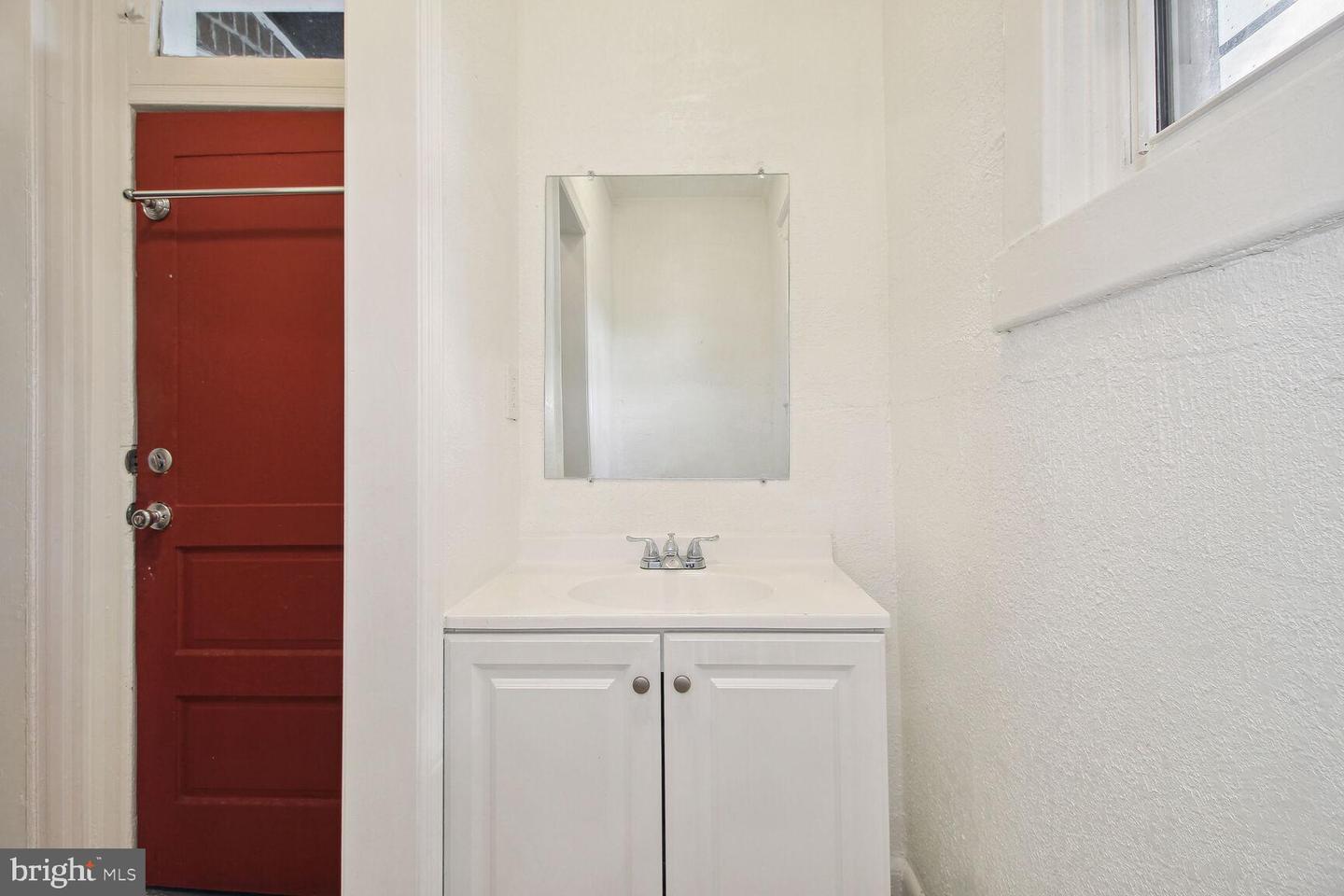 609 N Grantley St Property Photo 15
