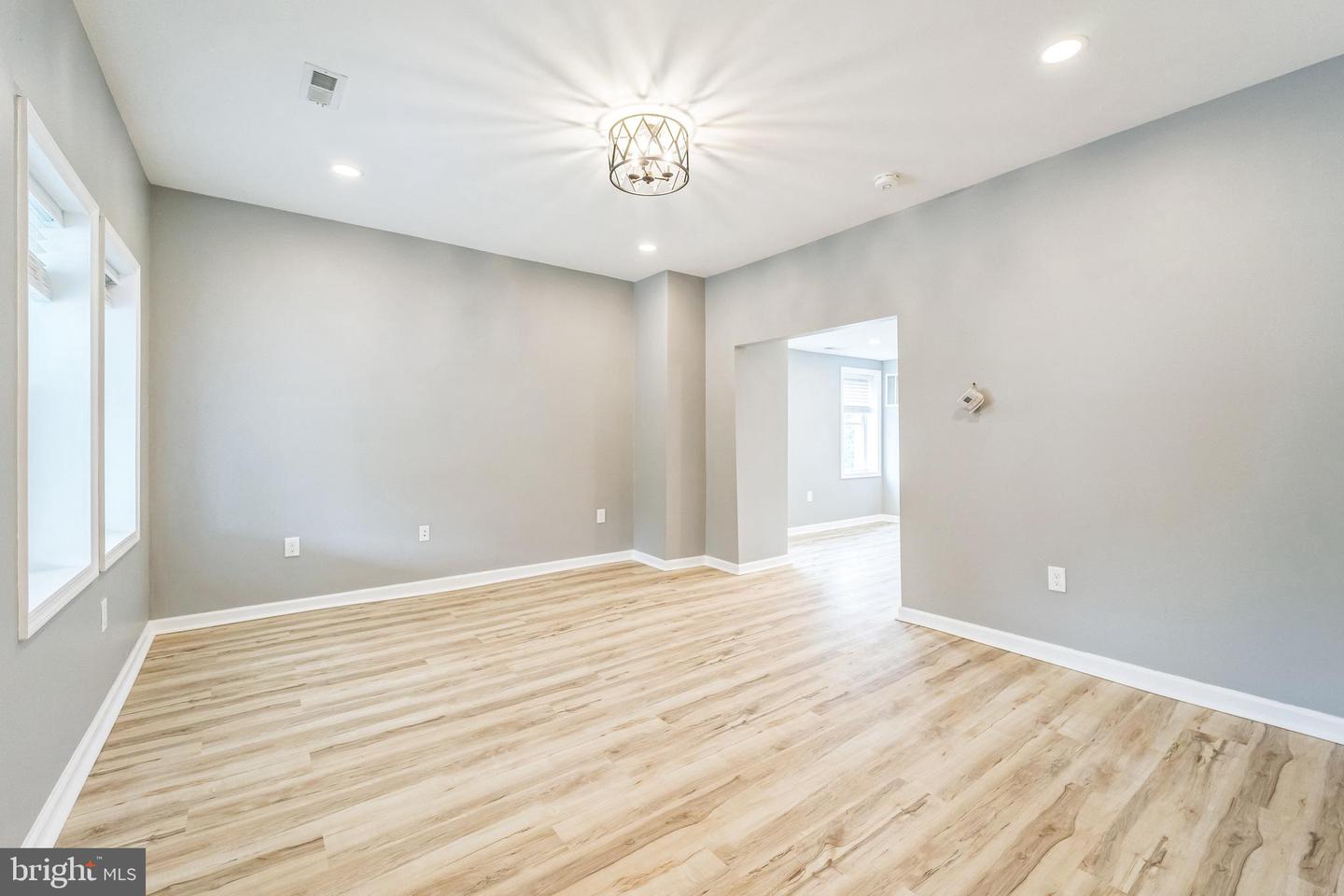 16 W Talbott Property Photo 39