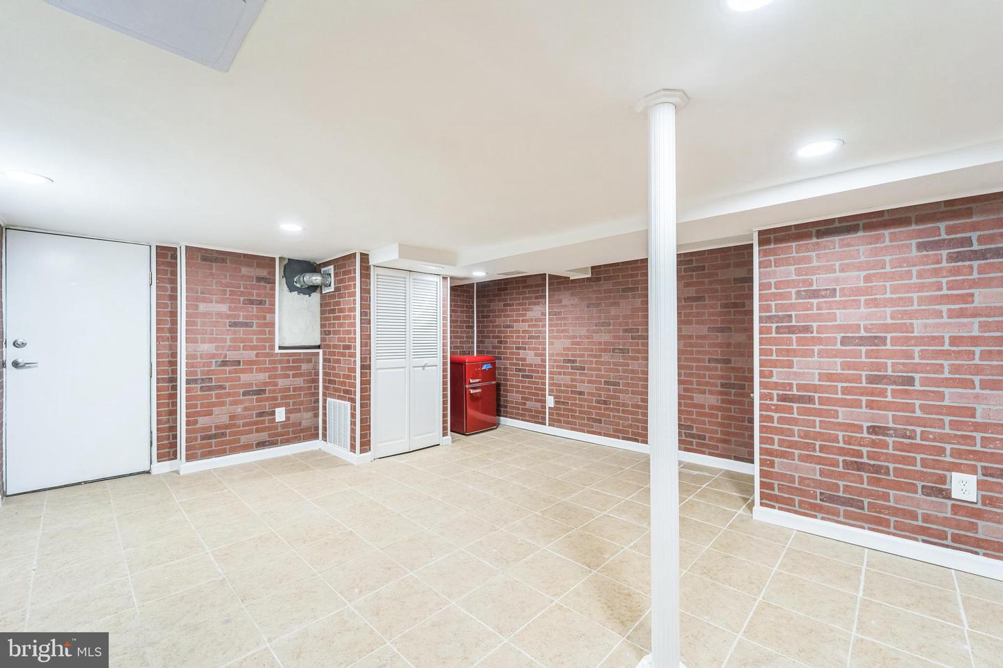 16 W Talbott Property Photo 42