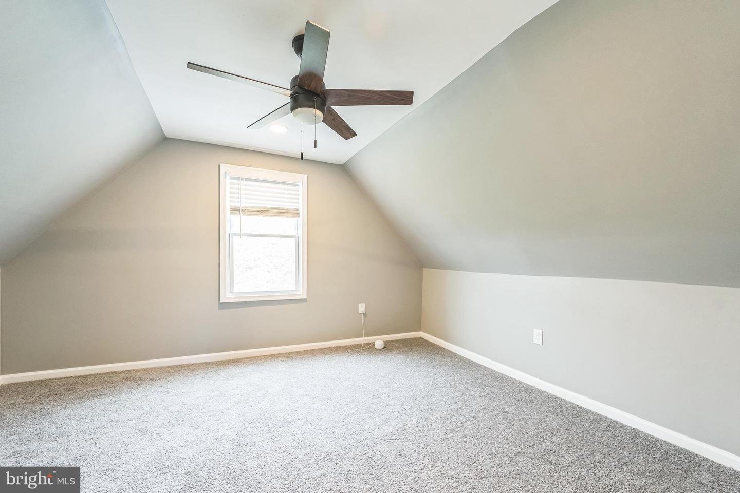 16 W Talbott Property Photo 49