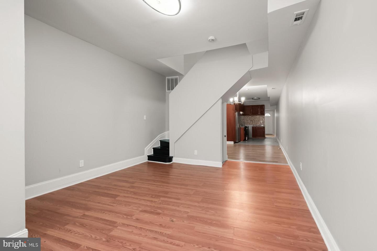 2333 Mcculloh St Property Photo 4