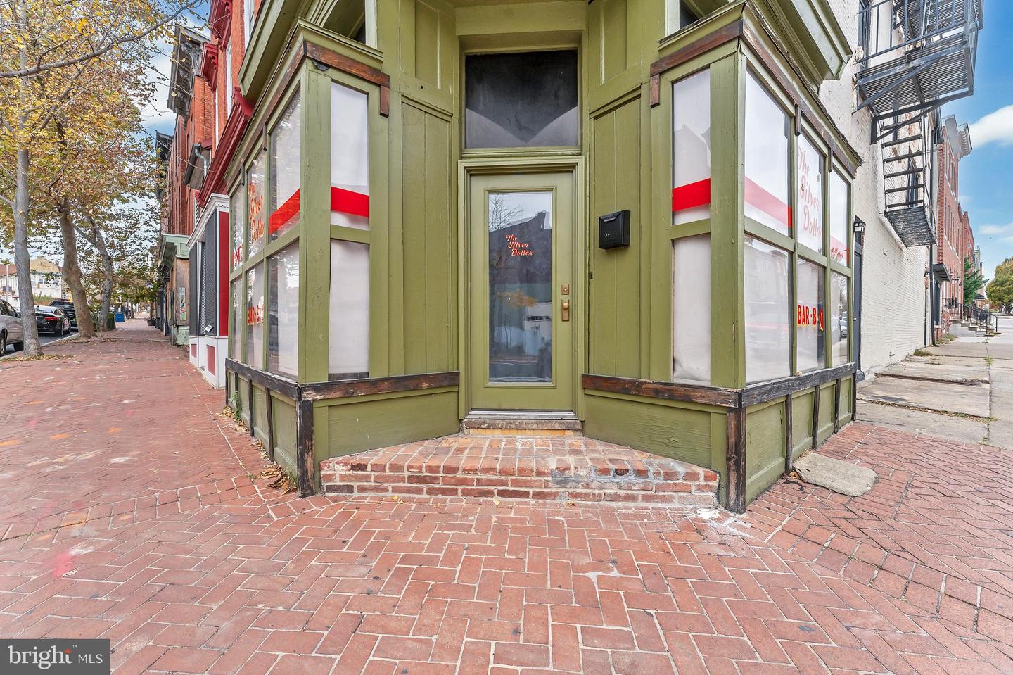 1500 W Baltimore St Property Photo 3