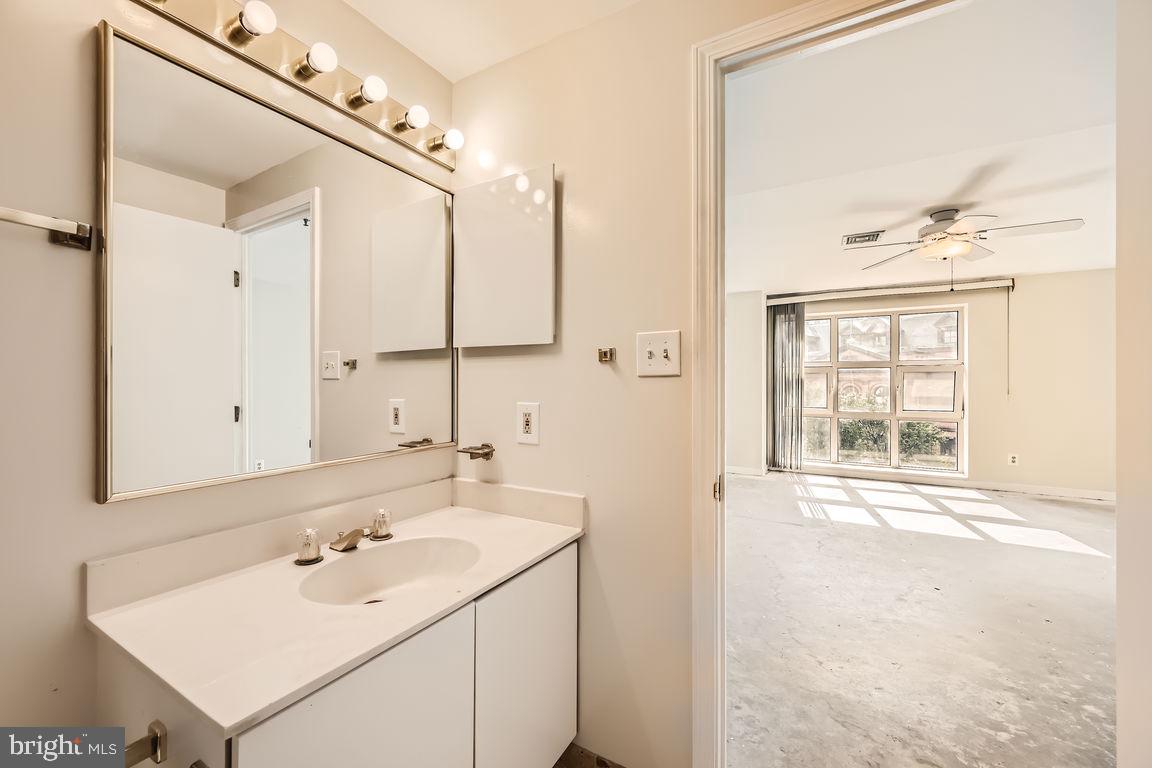 250 President St #212 Property Photo 35
