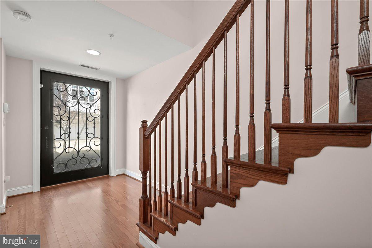 902 Valencia Ct #187 Property Photo 6