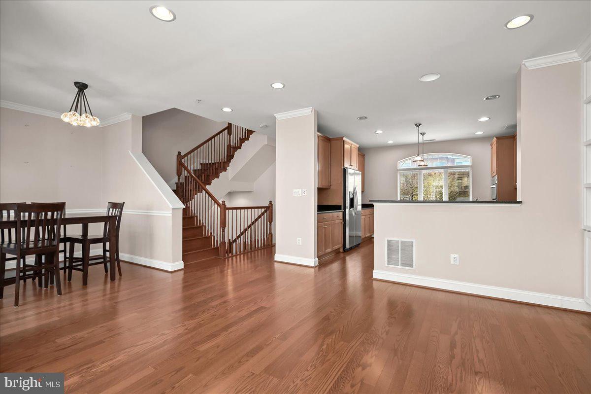 902 Valencia Ct #187 Property Photo 11