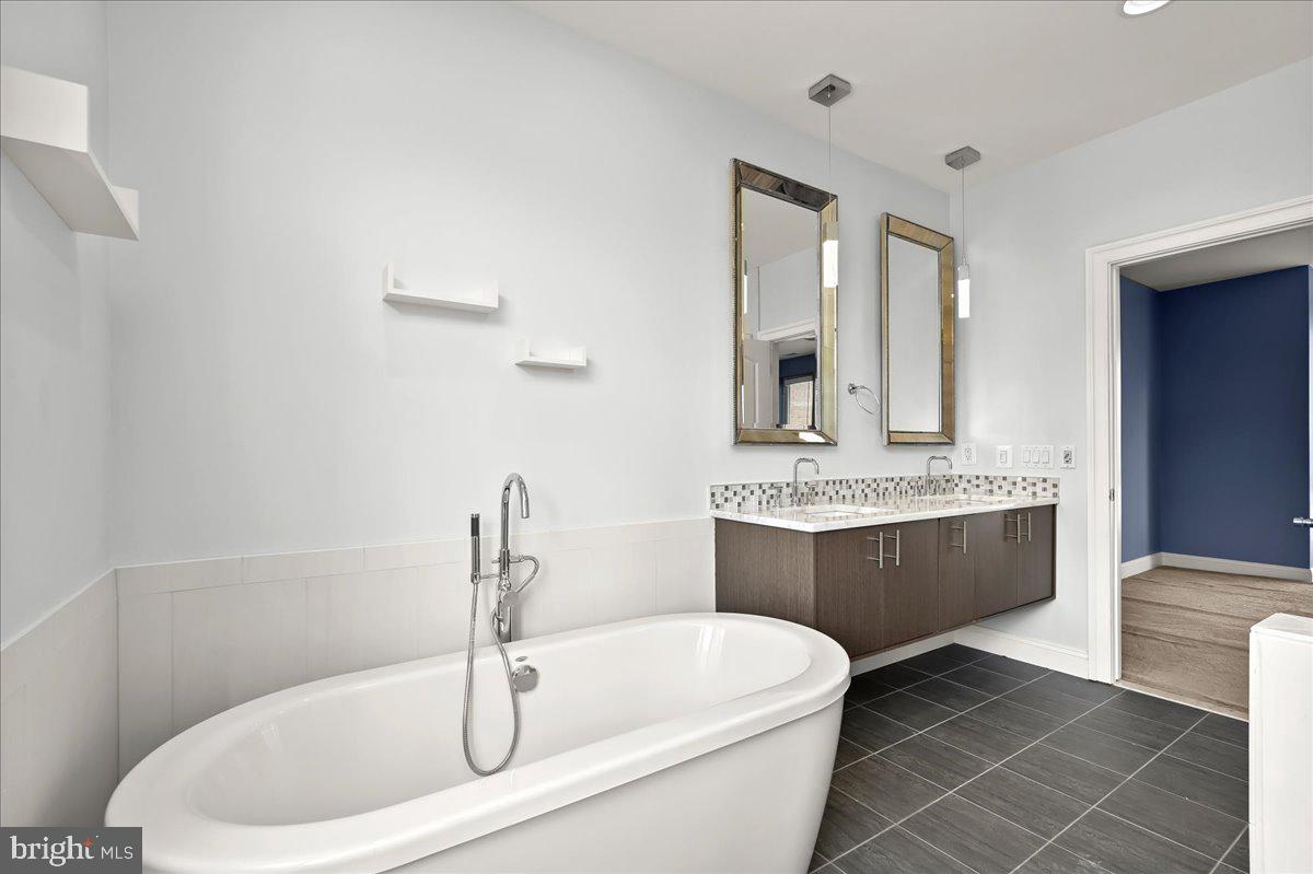 902 Valencia Ct #187 Property Photo 31