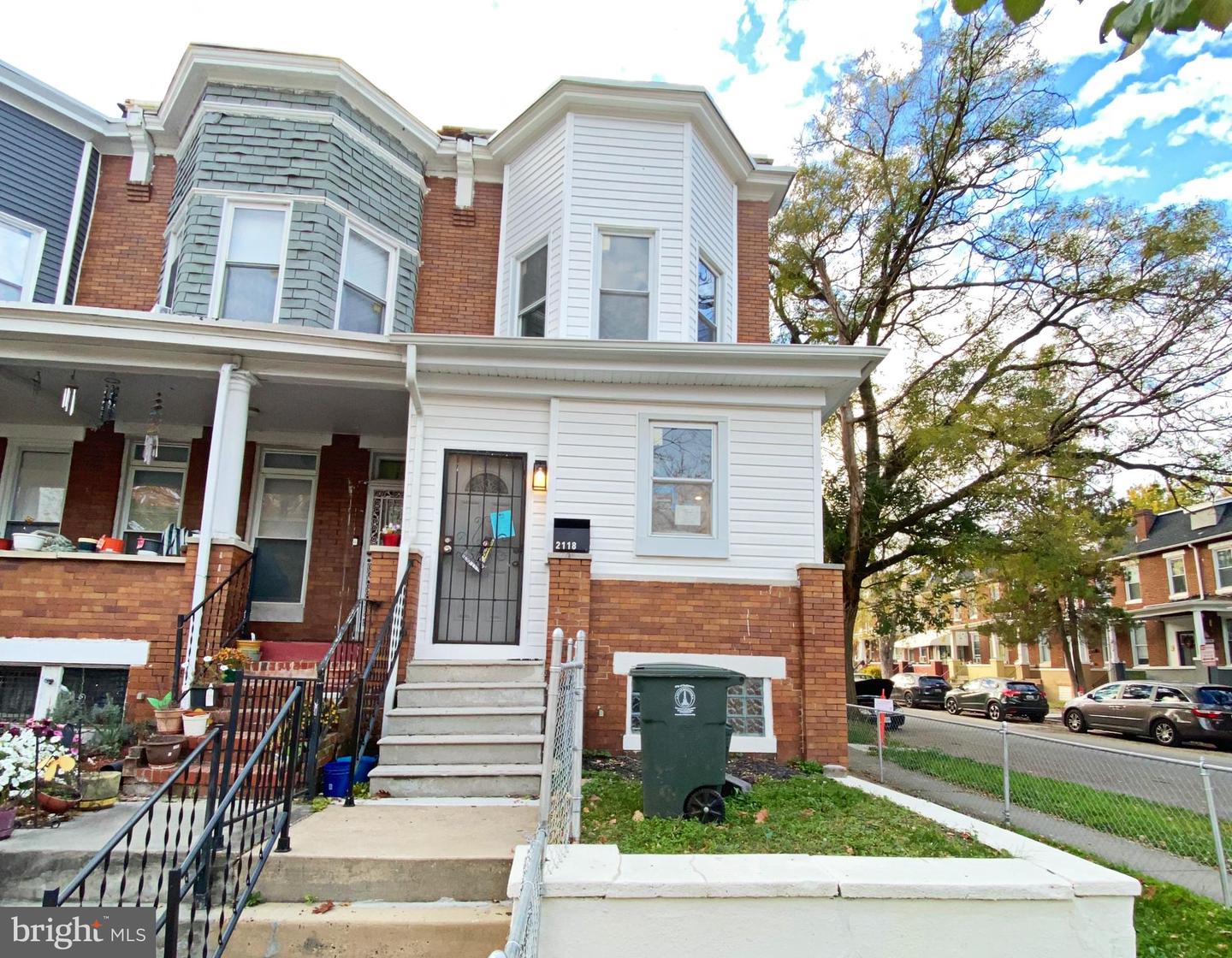 2118 N Rosedale St Property Photo 1