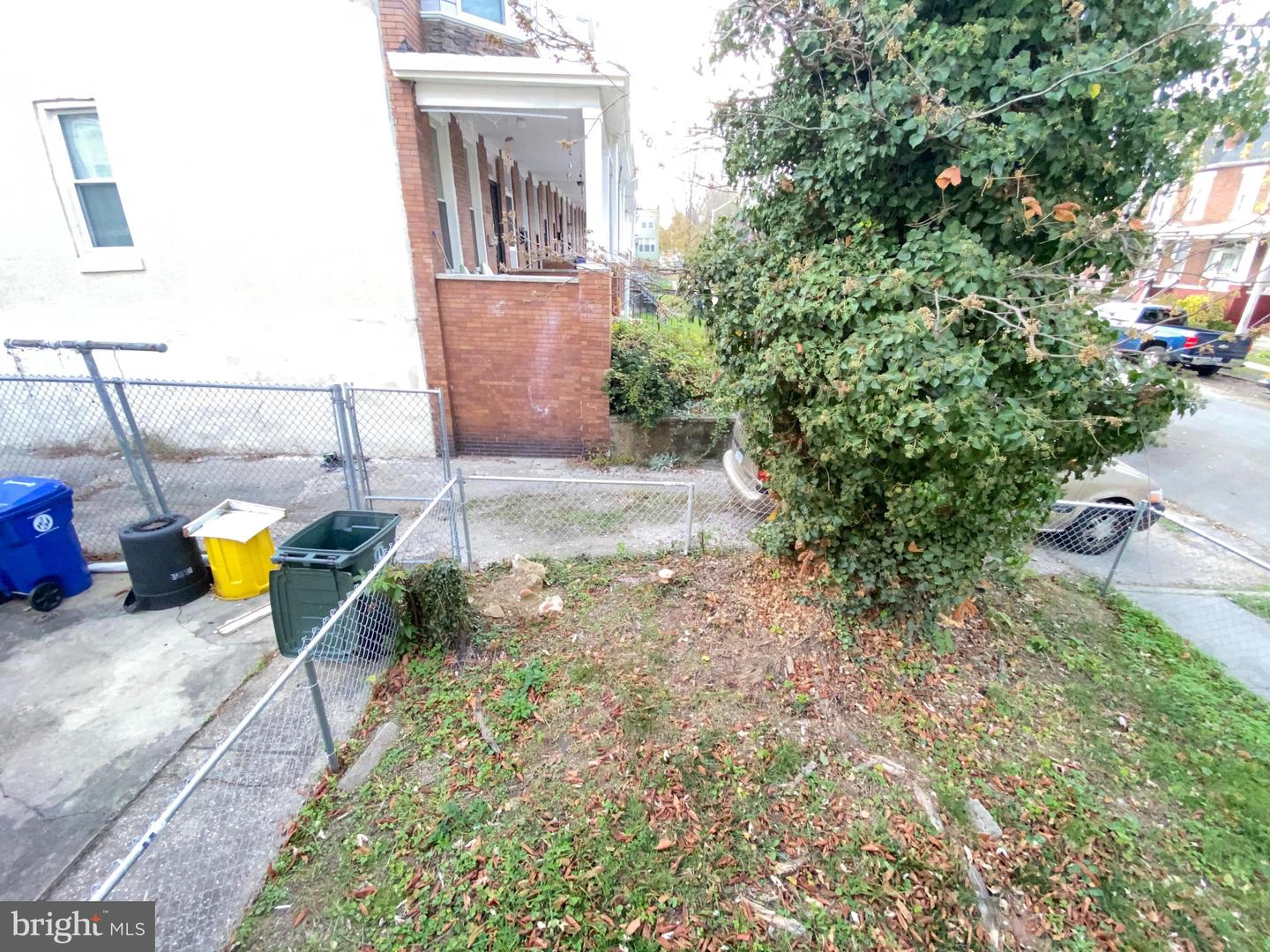 2118 N Rosedale St Property Photo 6