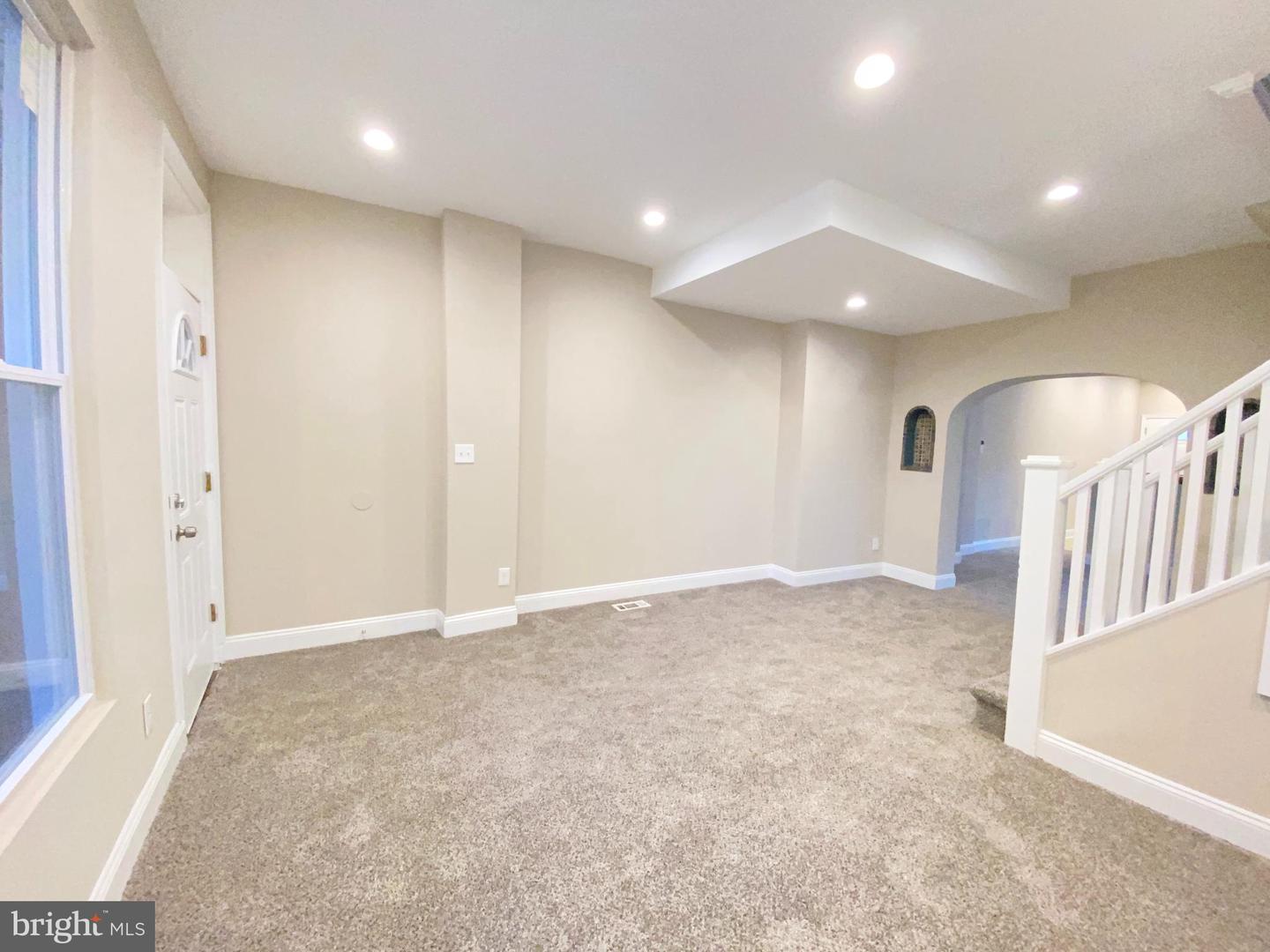 2118 N Rosedale St Property Photo 8