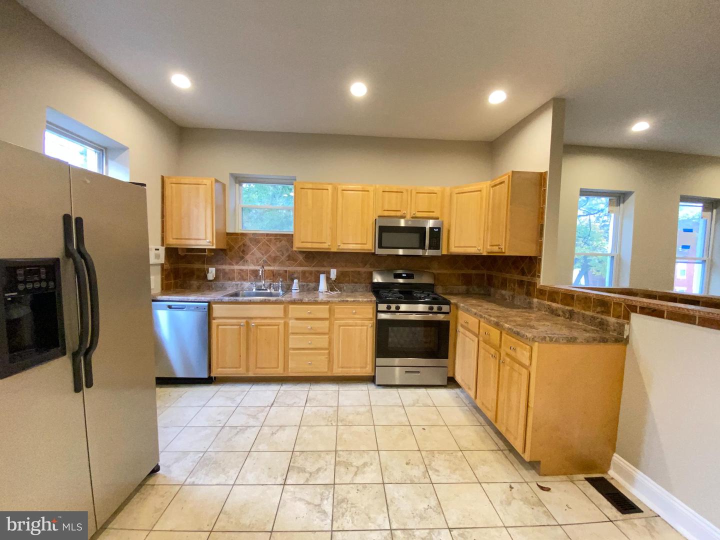 2118 N Rosedale St Property Photo 15