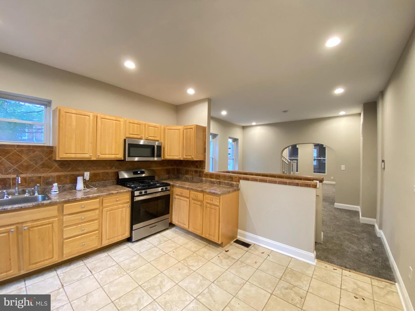 2118 N Rosedale St Property Photo 16