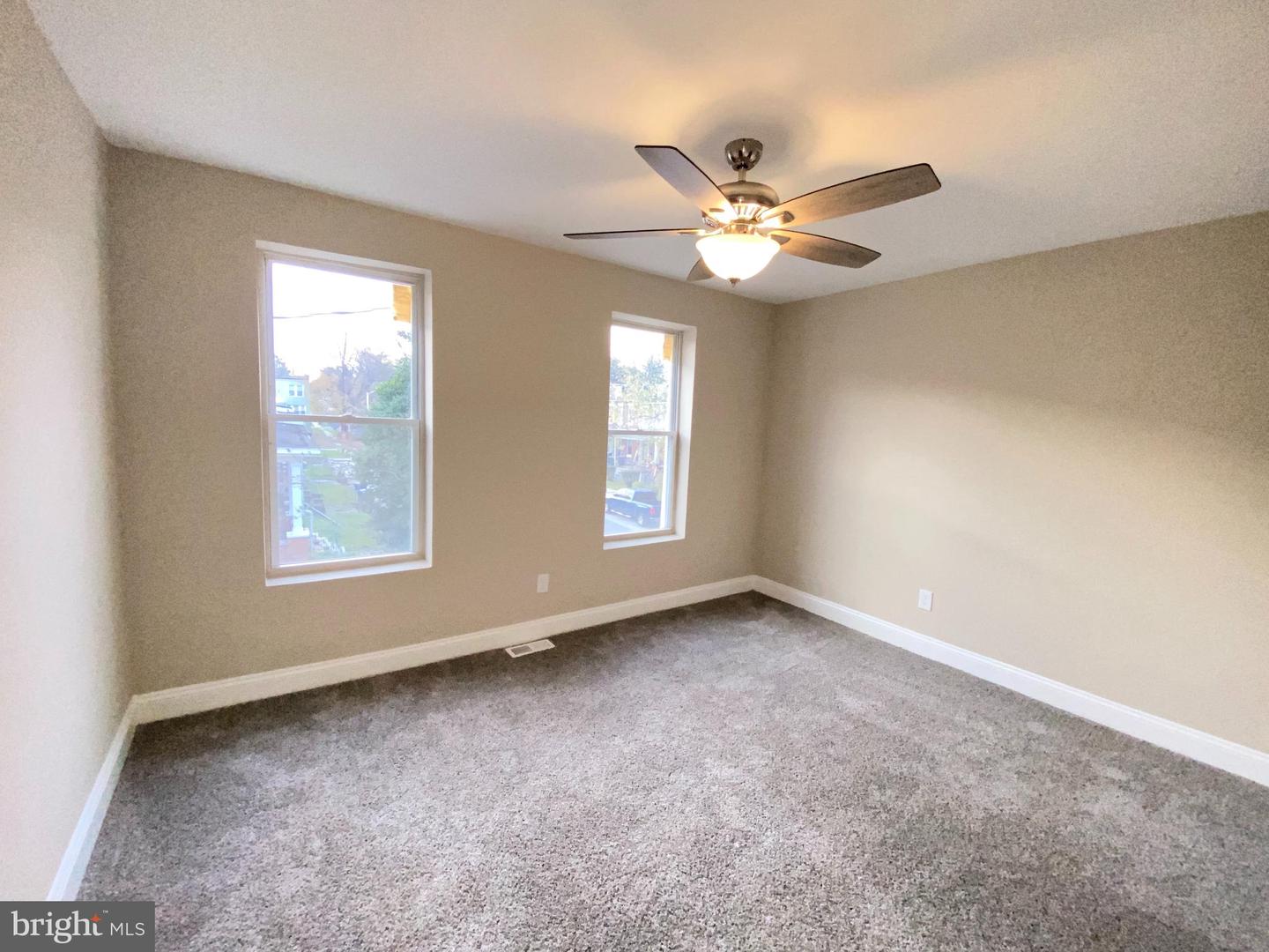 2118 N Rosedale St Property Photo 25