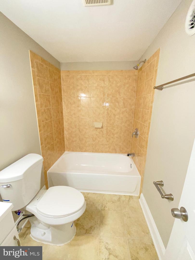 2118 N Rosedale St Property Photo 33