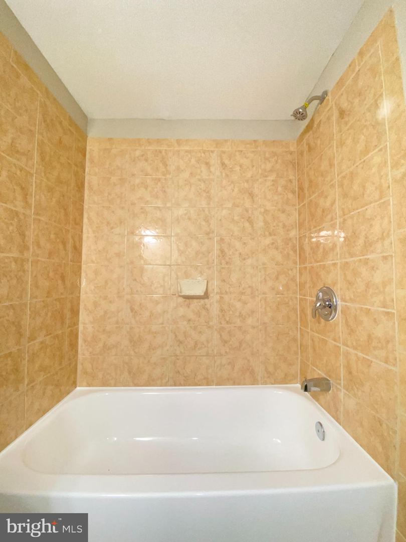 2118 N Rosedale St Property Photo 34