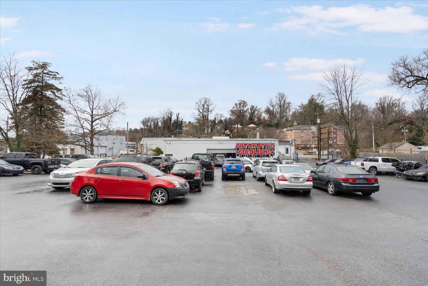 6025 Belair Road Property Photo 10