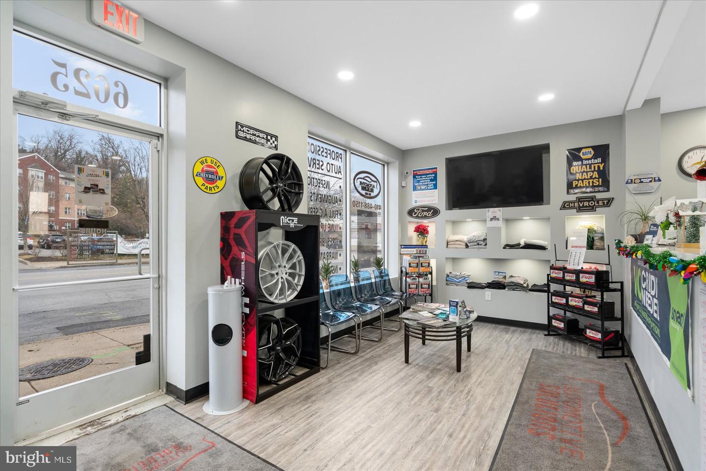 6025 Belair Road Property Photo 16