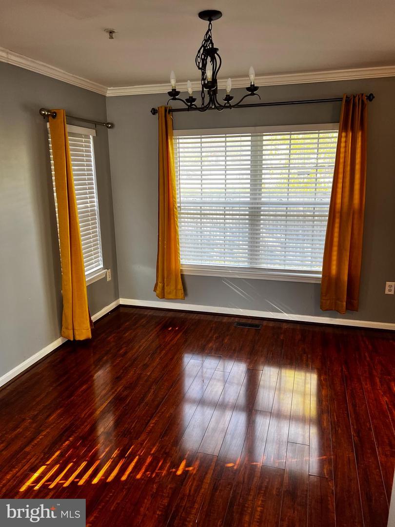 1002 Whatcoat St Property Photo 3
