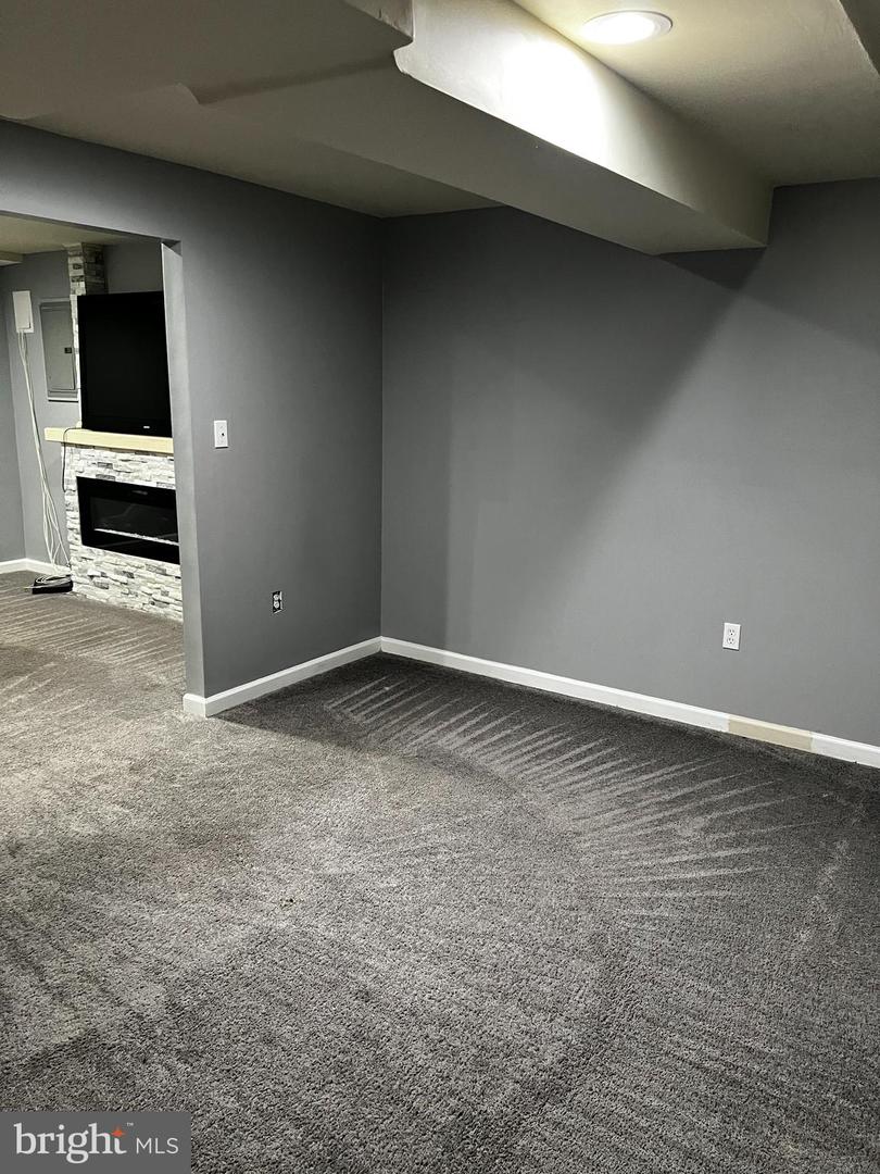 1002 Whatcoat St Property Photo 14