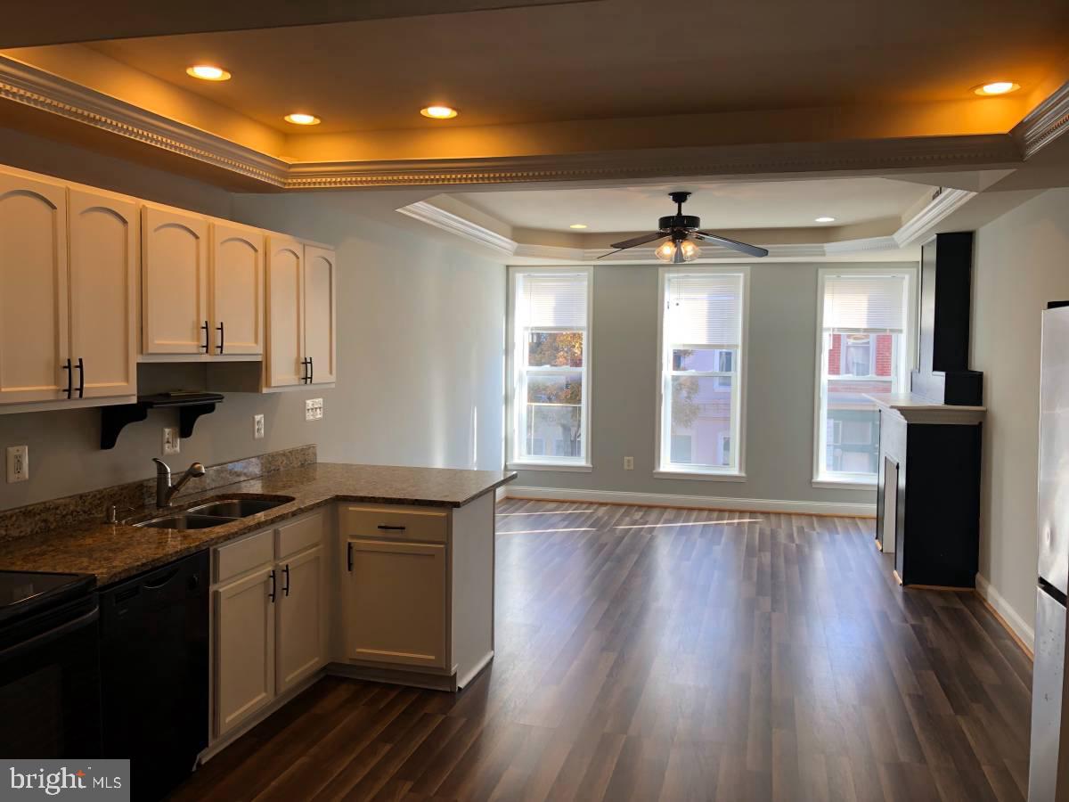 1538 Light St Property Photo