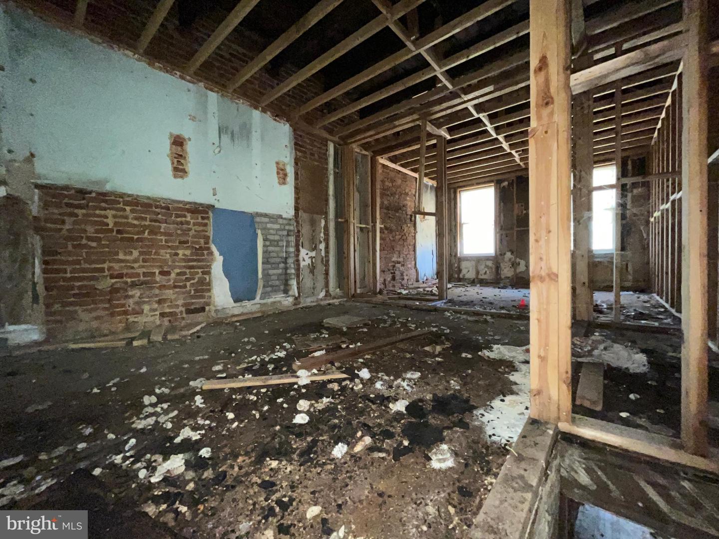 1705 N Dukeland St Property Photo 6