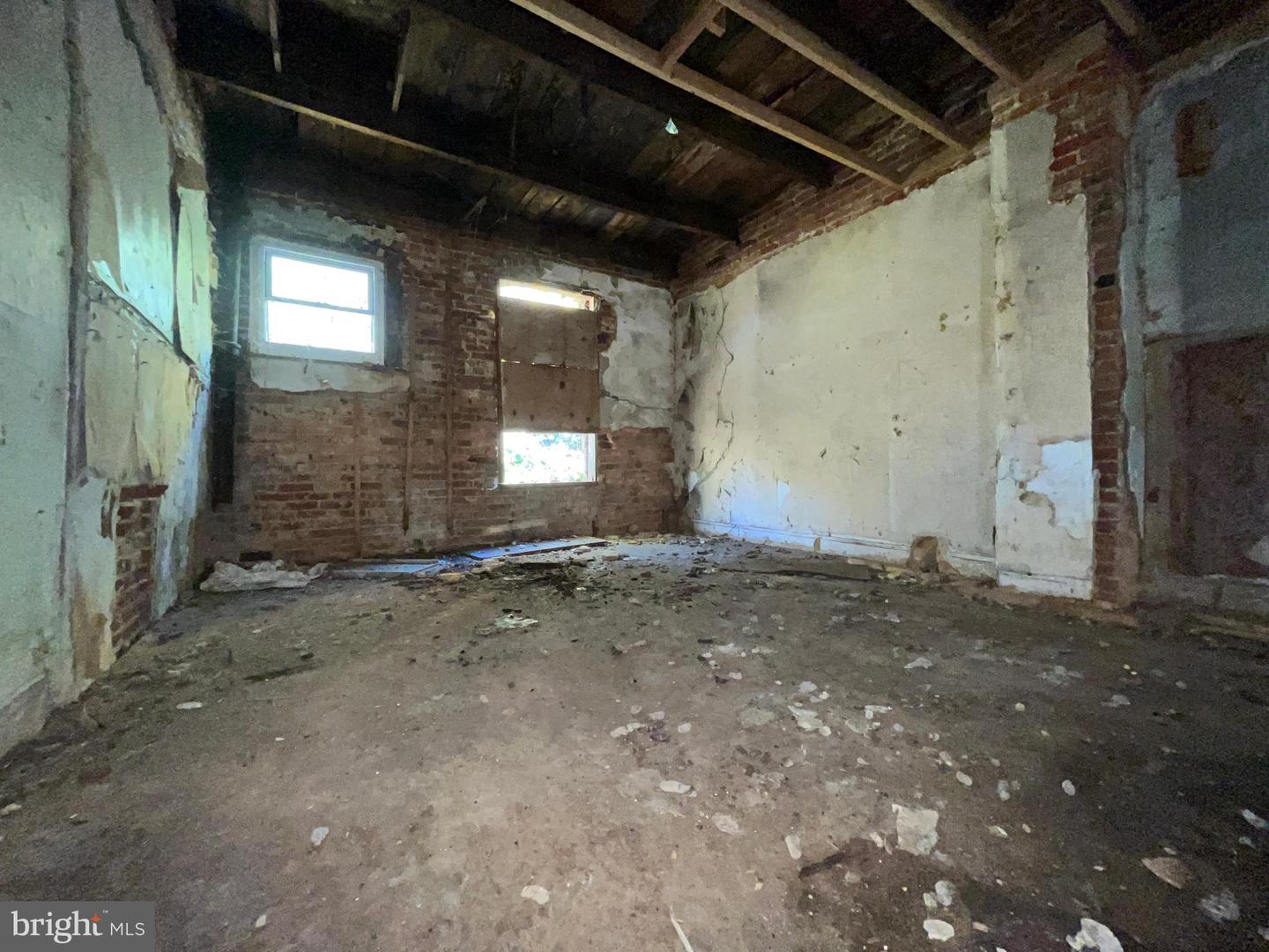 1705 N Dukeland St Property Photo 8